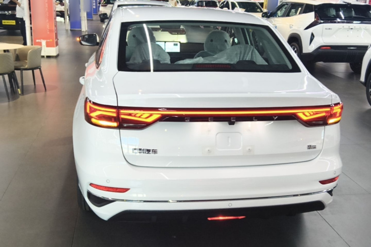 GEELY Emgrand 2026 car image #6