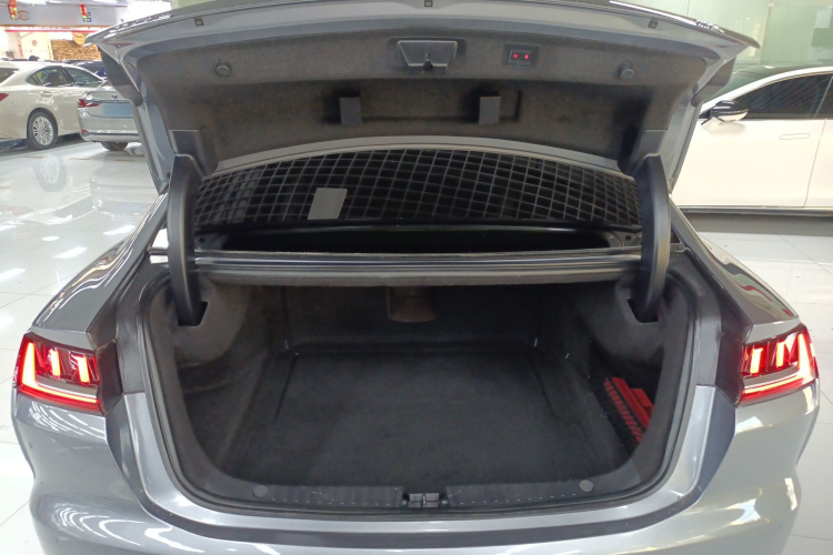 BYD Han 2022 car image #19