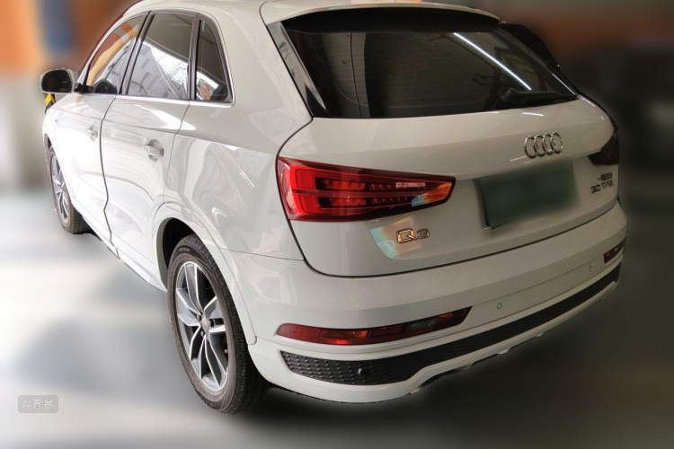 Audi Q3 2019 car image #5