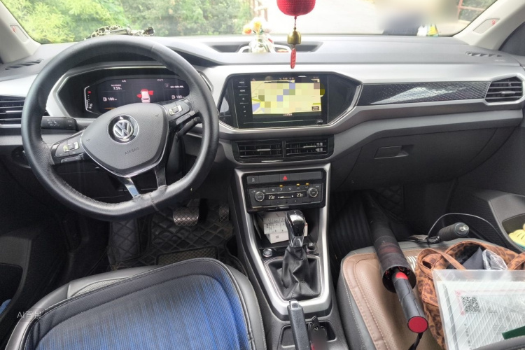 Volkswagen T-Cross 2021 #11 Volkswagen T-Cross 2021 car image #11