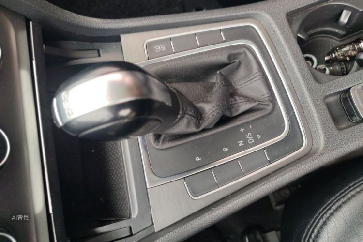 Volkswagen Golf 2014 car image #16