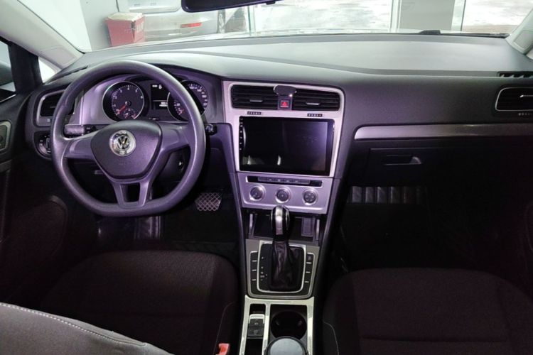 Volkswagen Golf 2015 car image #10