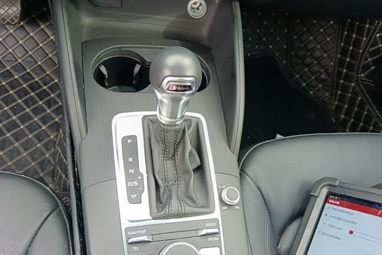 Audi A3 2018 car image #14