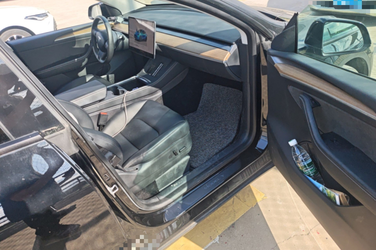 Tesla Model Y 2022 #27 Tesla Model Y 2022 car image #27