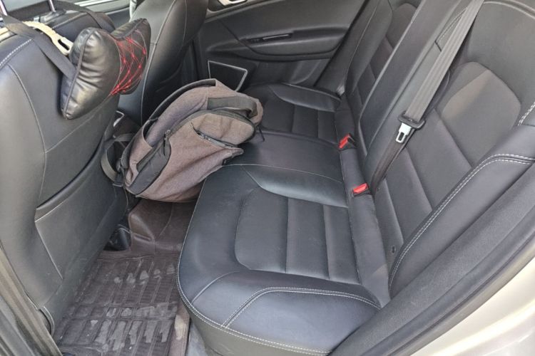 GEELY Emgrand GS 2018 car image #17