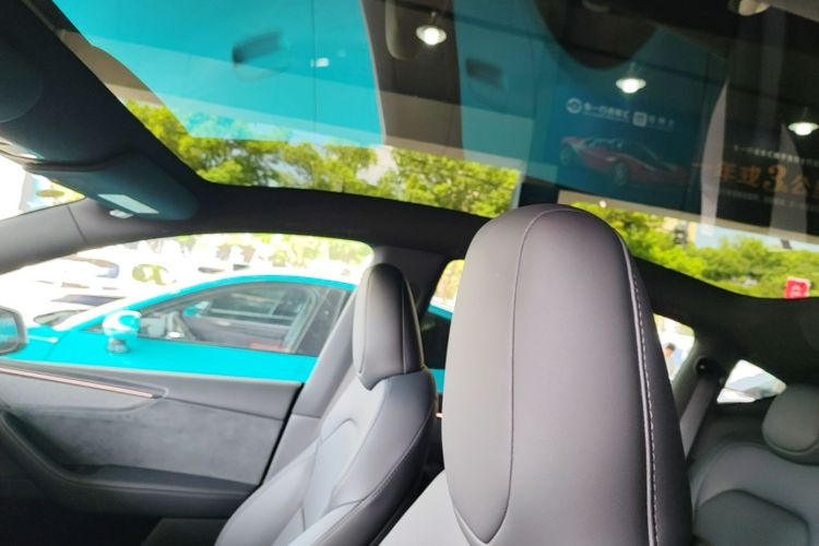 Tesla Model Y 2026 #18 Tesla Model Y 2026 car image #18