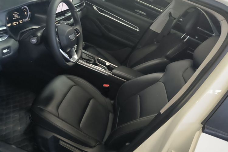 GEELY Emgrand 2024 car image #15