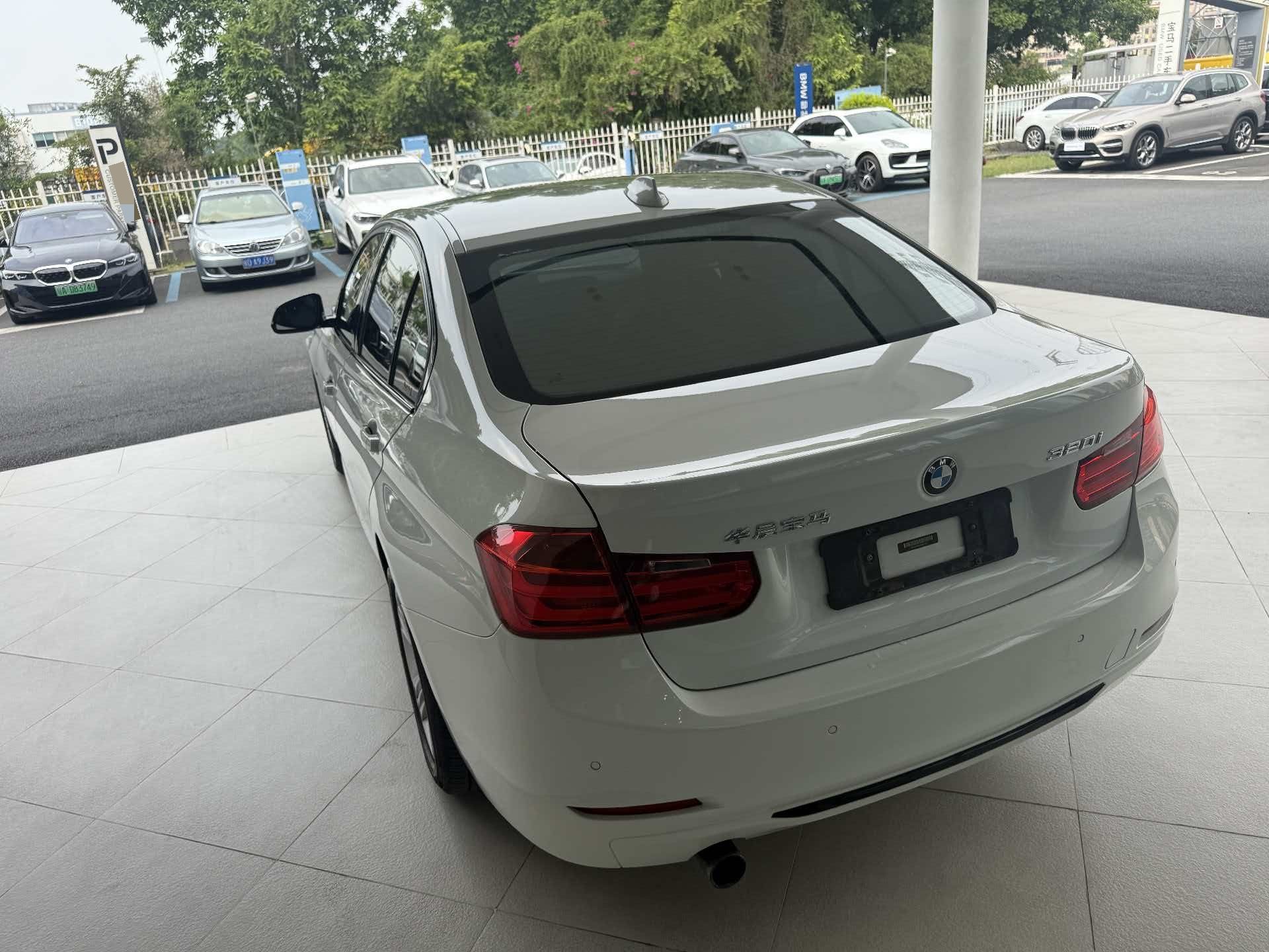 BMW 3 Series 2014 immagine di auto #9