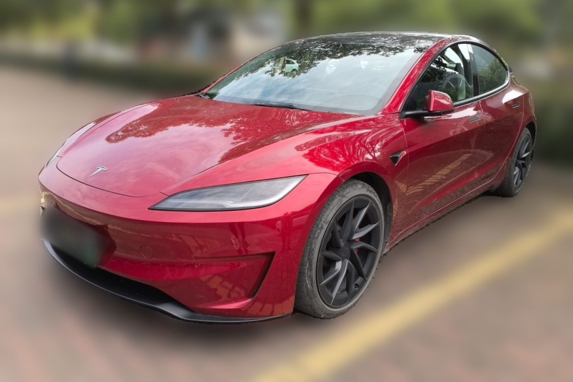 Tesla Model 3 2024 immagine di auto 