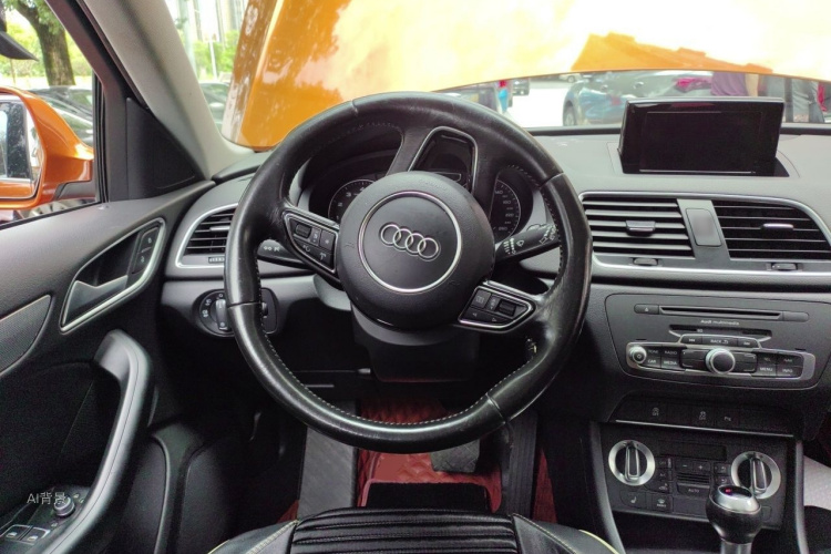 Audi Q3 2015 car image #12