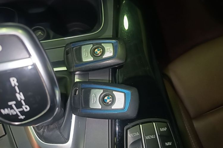 BMW 3 Series 2018 #9 BMW 3 Series 2018 car image #9