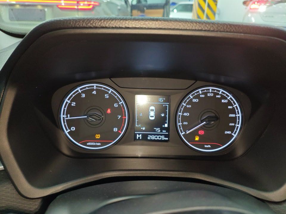 GEELY Emgrand 2025 car image #9