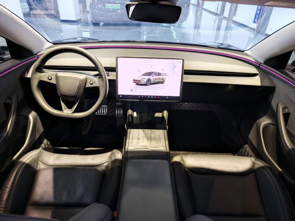 Tesla Model 3 2025 car image #11