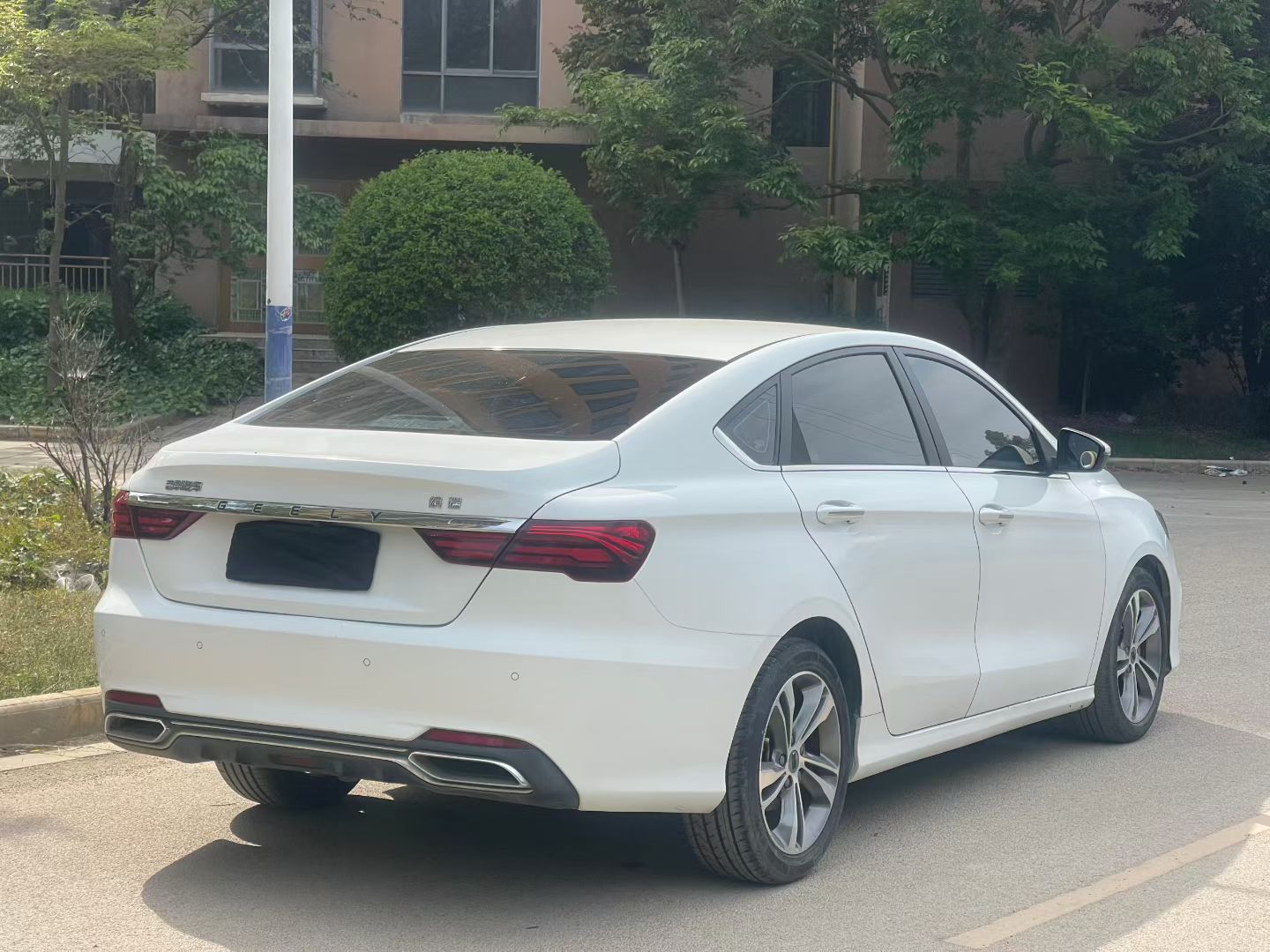 GEELY Binray 2020 image de voiture #6