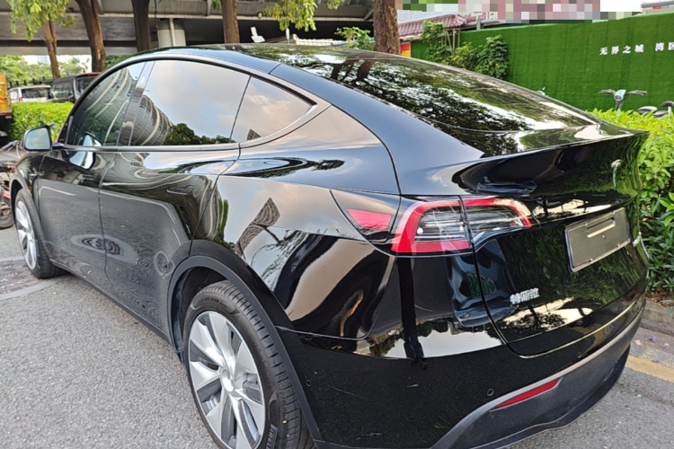 Tesla Model Y 2022 #5 Tesla Model Y 2022 car image #5