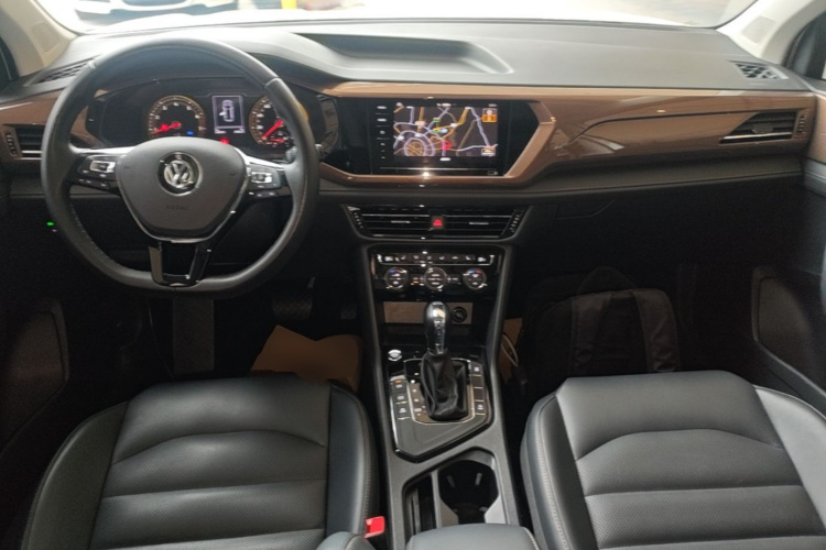 Volkswagen Tharu 2020 car image #10