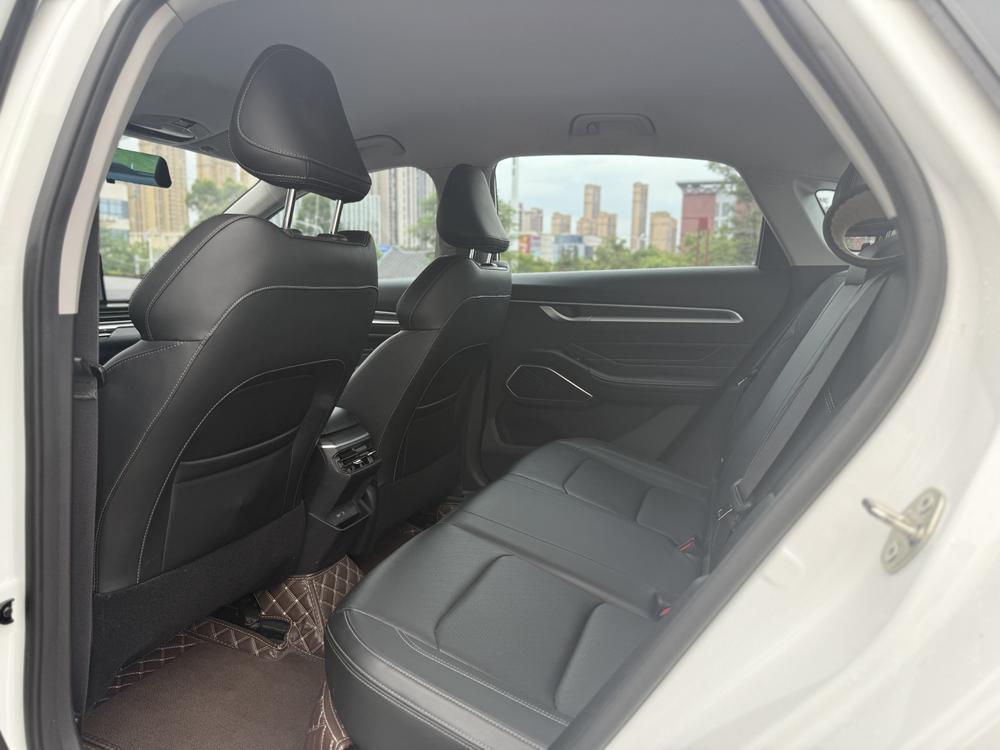 GEELY Emgrand 2023 car image #9