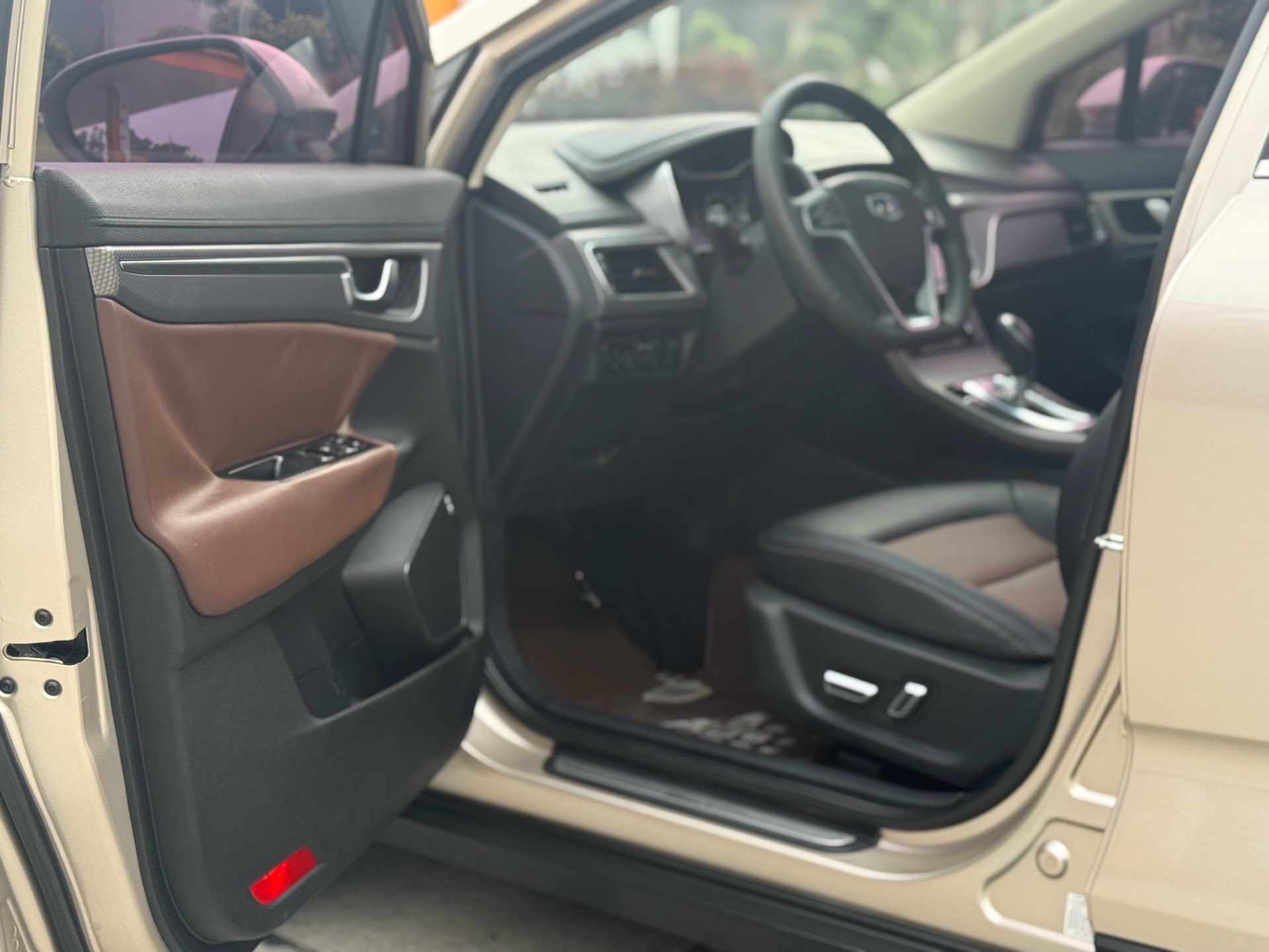 GEELY Emgrand GS 2016 car image #11