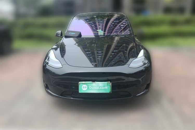 Tesla Model Y 2023 car image #3