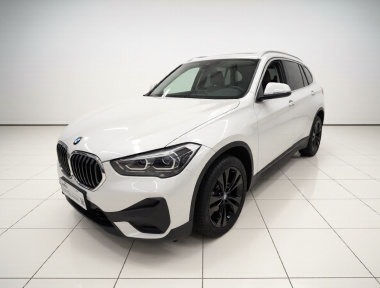 BMW X1 2021 BMW X1 2021 car image