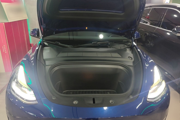 Tesla Model Y 2021 #22 Tesla Model Y 2021 car image #22