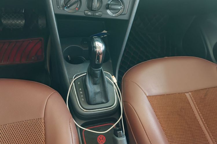 Volkswagen Polo 2017 car image #14