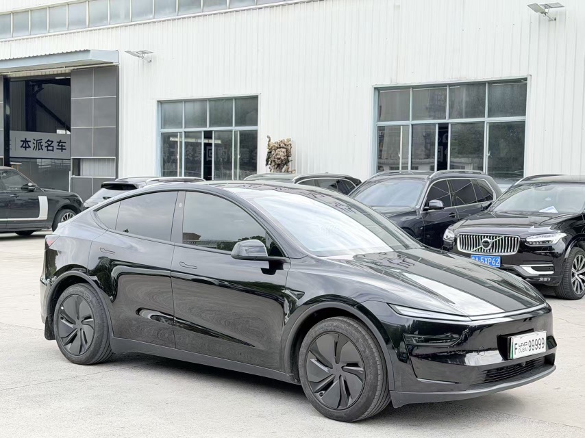 Tesla Model Y 2026 #3 Tesla Model Y 2026 car image #3