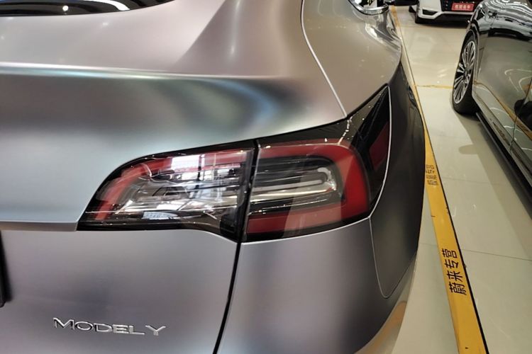 Tesla Model Y 2024 #8 Tesla Model Y 2024 car image #8