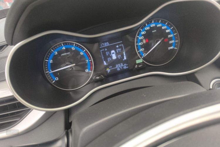 GEELY Emgrand 2020 car image #9