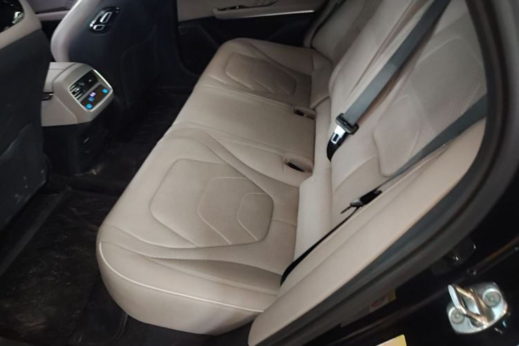BYD Han 2024 car image #17