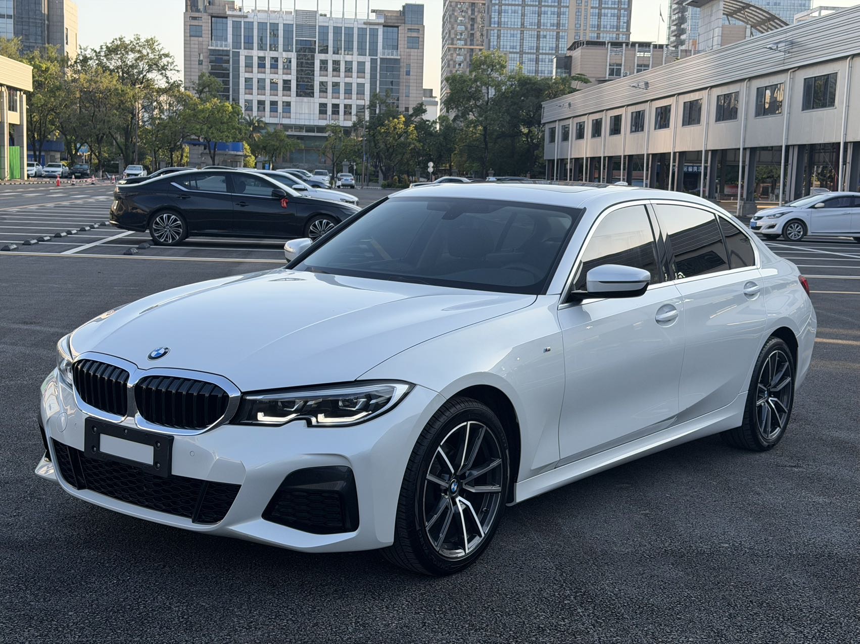 BMW 3 Series 2022 BMW 3 Series 2022 car image