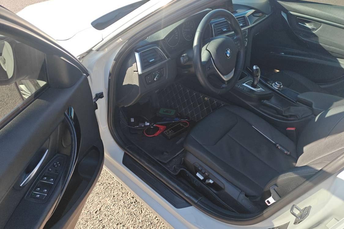 BMW 3 Series 2016 car image #17