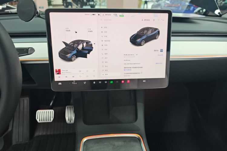 Tesla Model Y 2021 car image #13