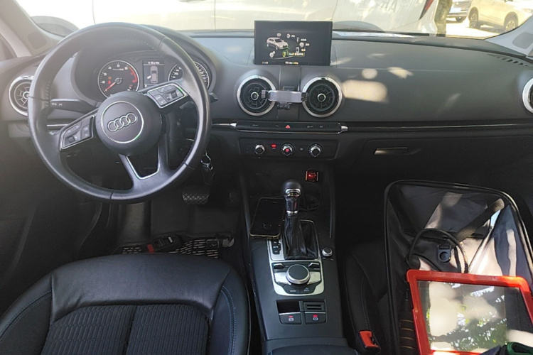 Audi A3 2019 car image #10