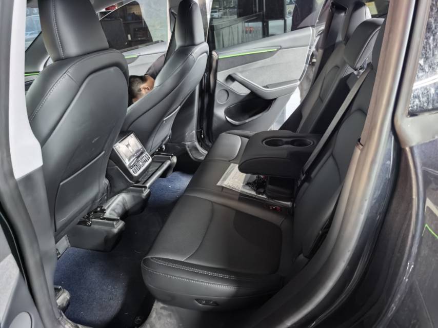 Tesla Model Y 2025 car image #5