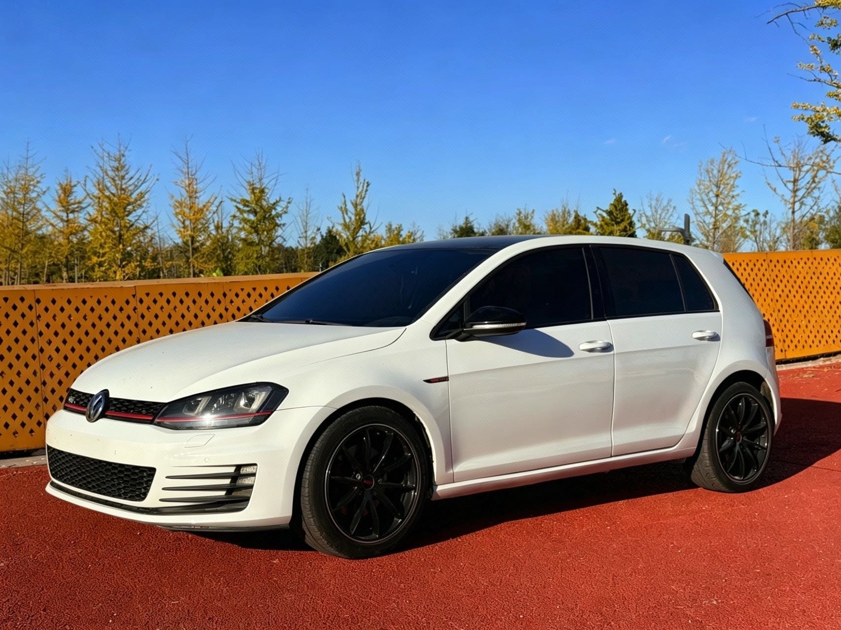 Volkswagen GolfGTI 2016 Volkswagen GolfGTI 2016 صورة سيارة