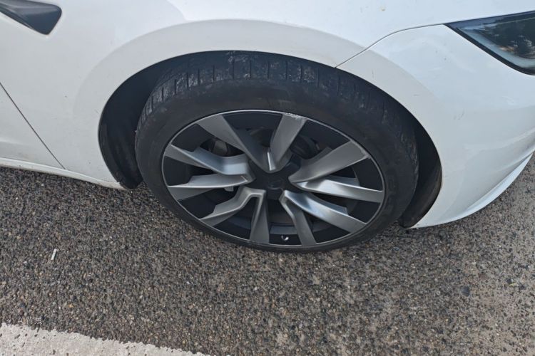 Tesla Model 3 2023 car image #9