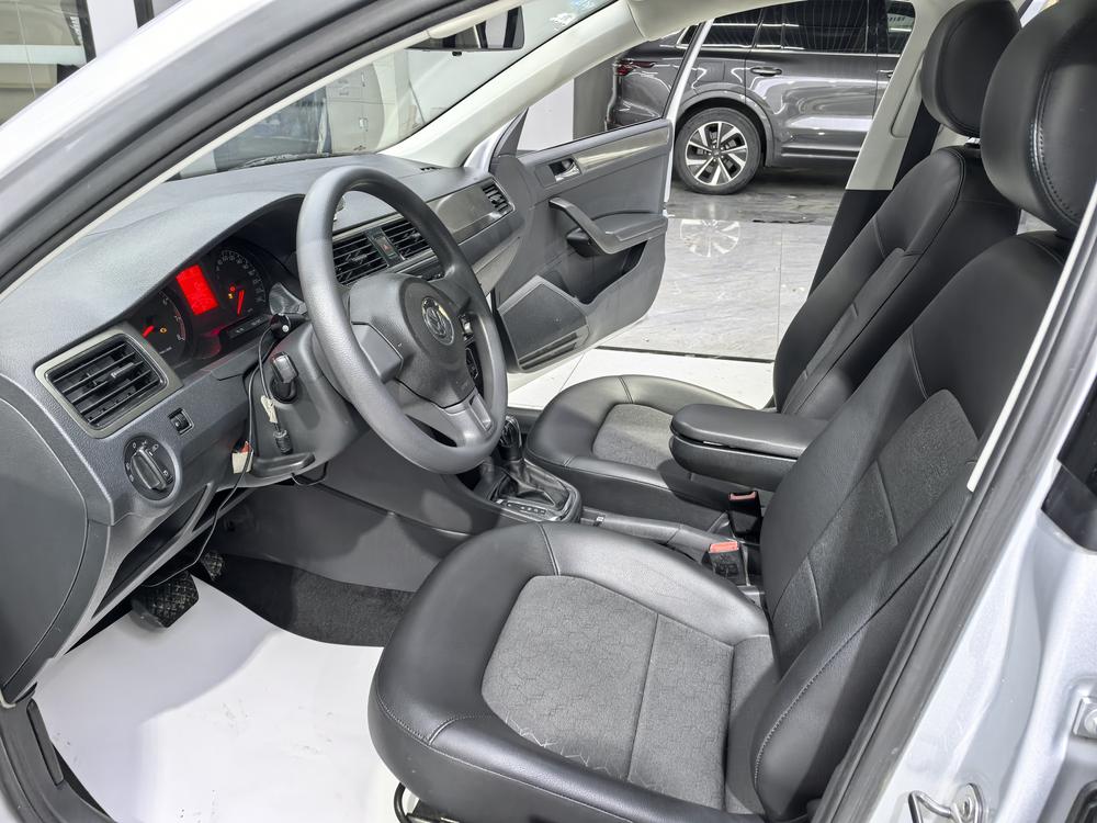 Volkswagen Santana 2014 car image #10