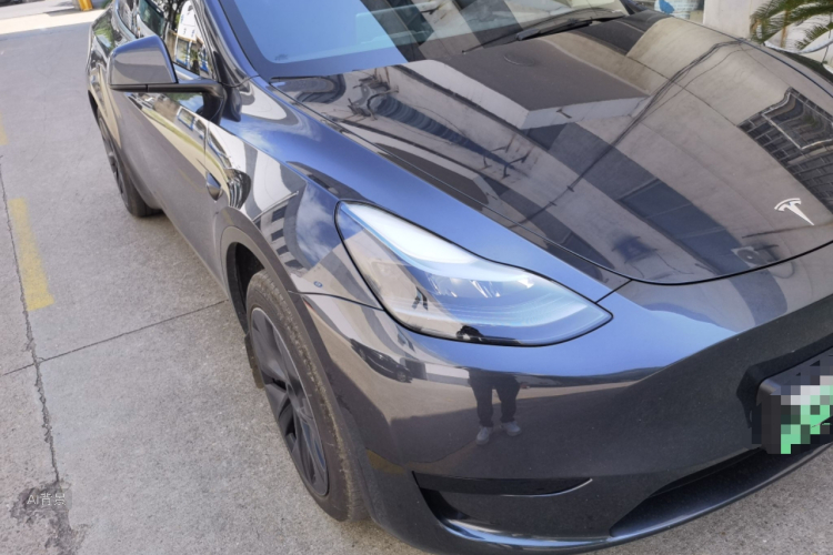 Tesla Model Y 2024 #8 Tesla Model Y 2024 car image #8