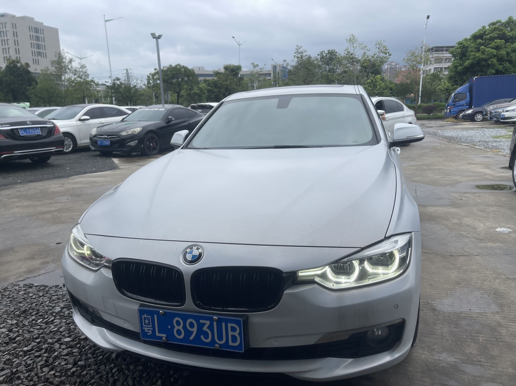 BMW 3 Series 2017 #2 BMW 3 Series 2017 car image #2