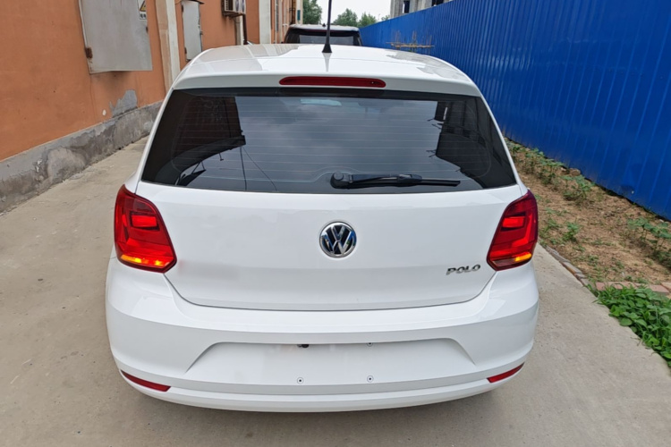 Volkswagen Polo 2016 car image #6