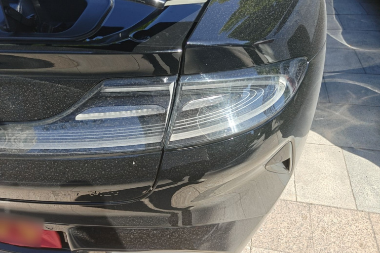 MI SU7 2025 immagine di auto #3