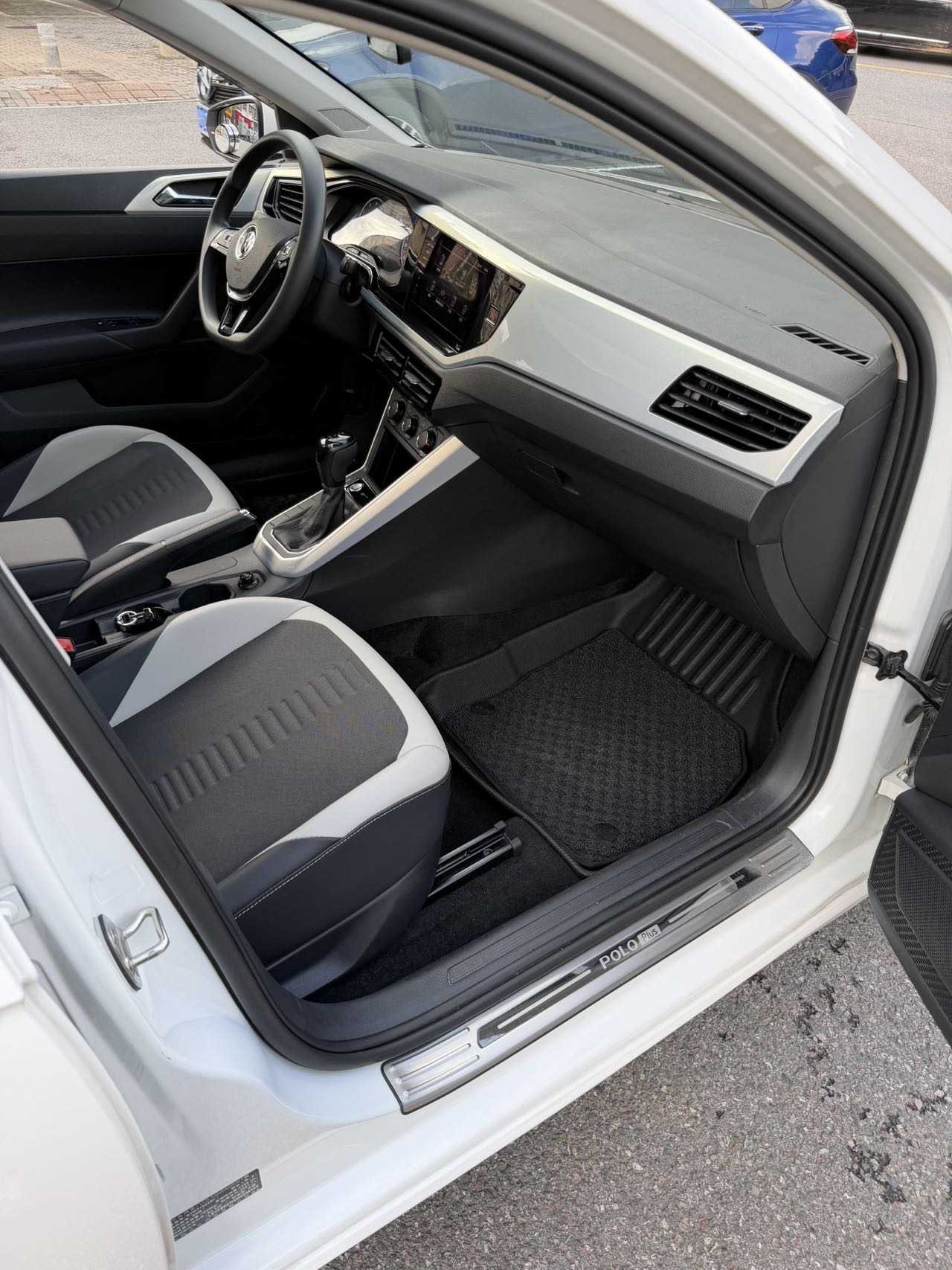 Volkswagen Polo 2021 car image #13
