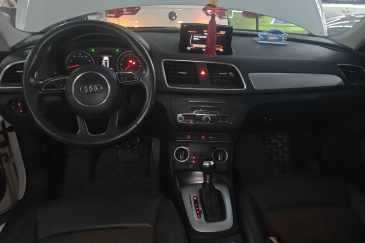 Audi Q3 2017 #10 Audi Q3 2017 car image #10