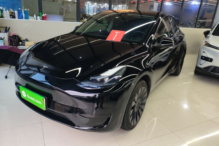 Tesla Model Y 2023 #2 Tesla Model Y 2023 car image #2