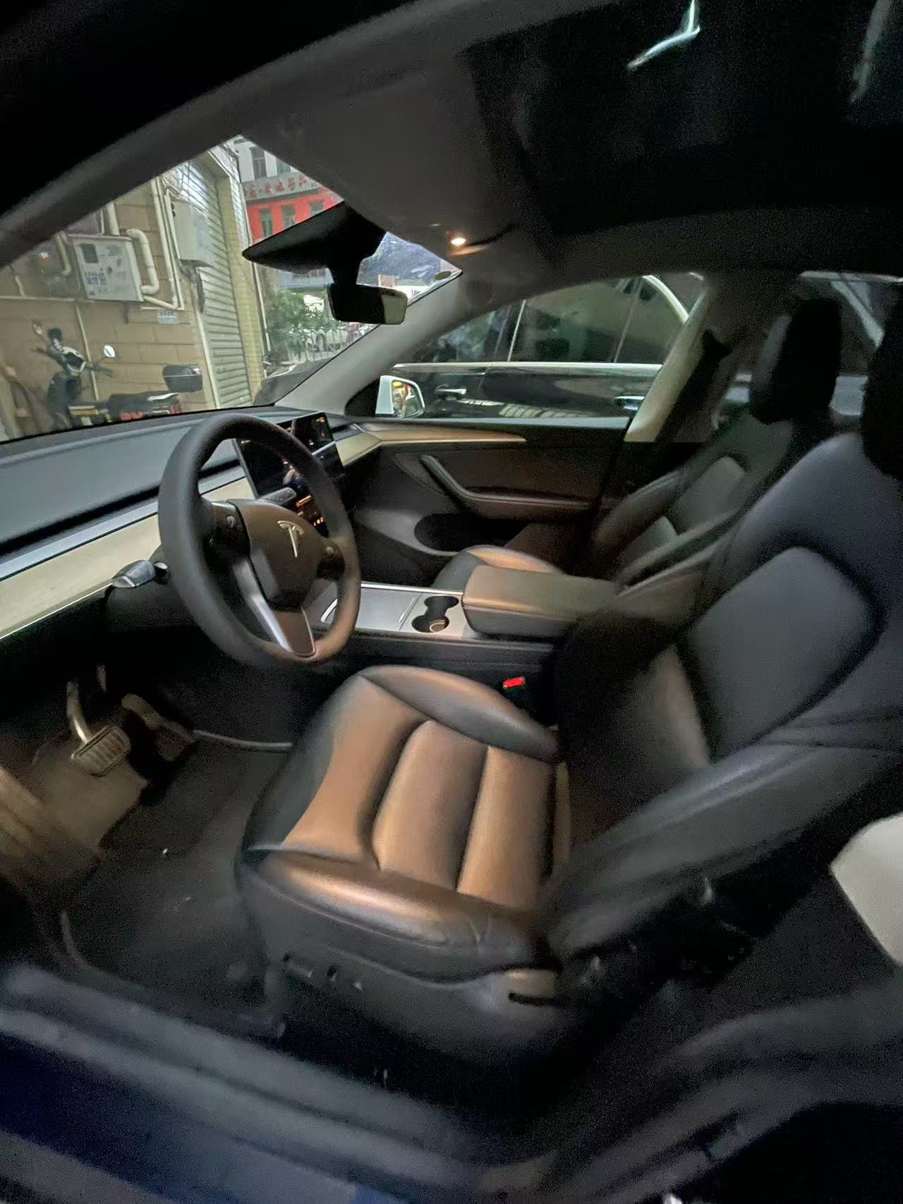 Tesla Model Y 2023 image de voiture #7