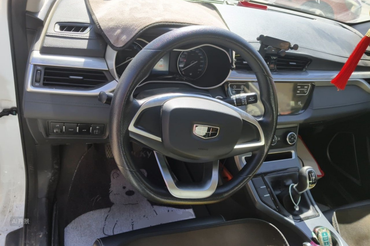 GEELY Emgrand 2019 صورة سيارة #12