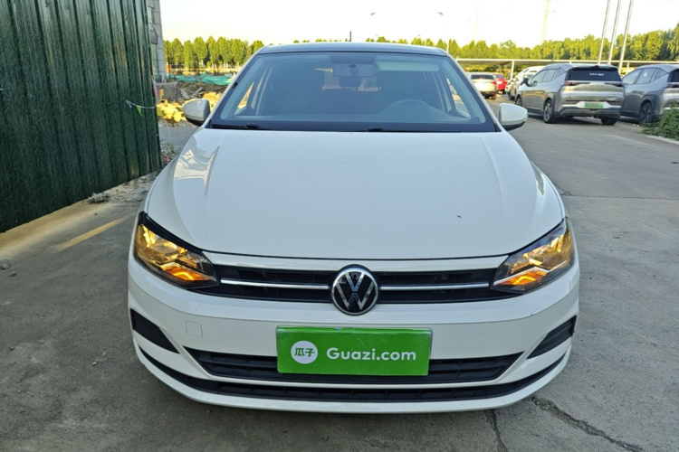 Volkswagen Polo 2021 car image #3