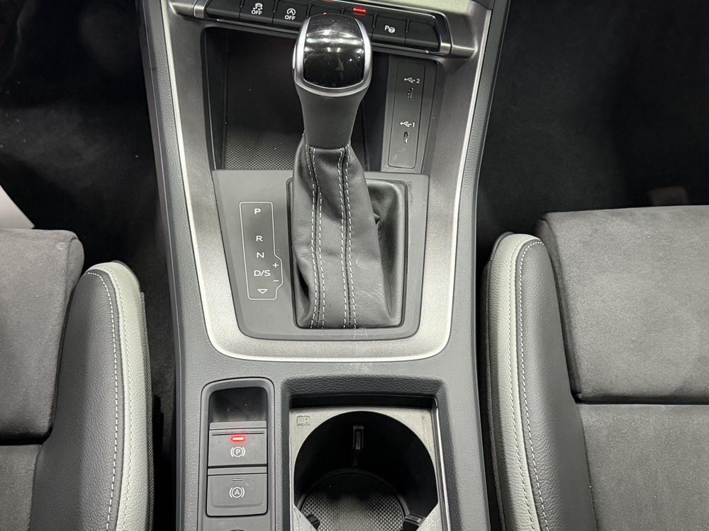 Audi Q3 2022 car image #16