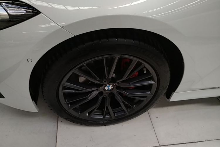 BMW 3 Series 2024 car image #9